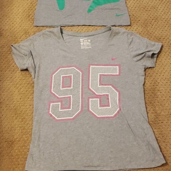 COPY - Bundle of 3 Nike tshirts - Picture 3 of 8